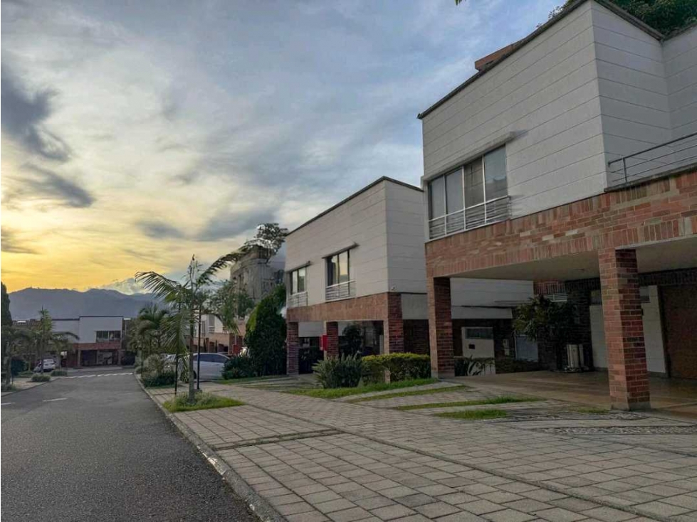 Casa Campestre En Venta, La Intermedia- Envigado