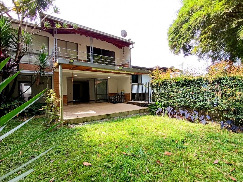 Casa Campestre En Venta, Loma El Chocho - Envigado