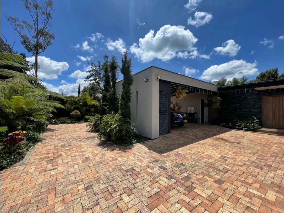 Casa en venta o alquiler en Llanogrande
