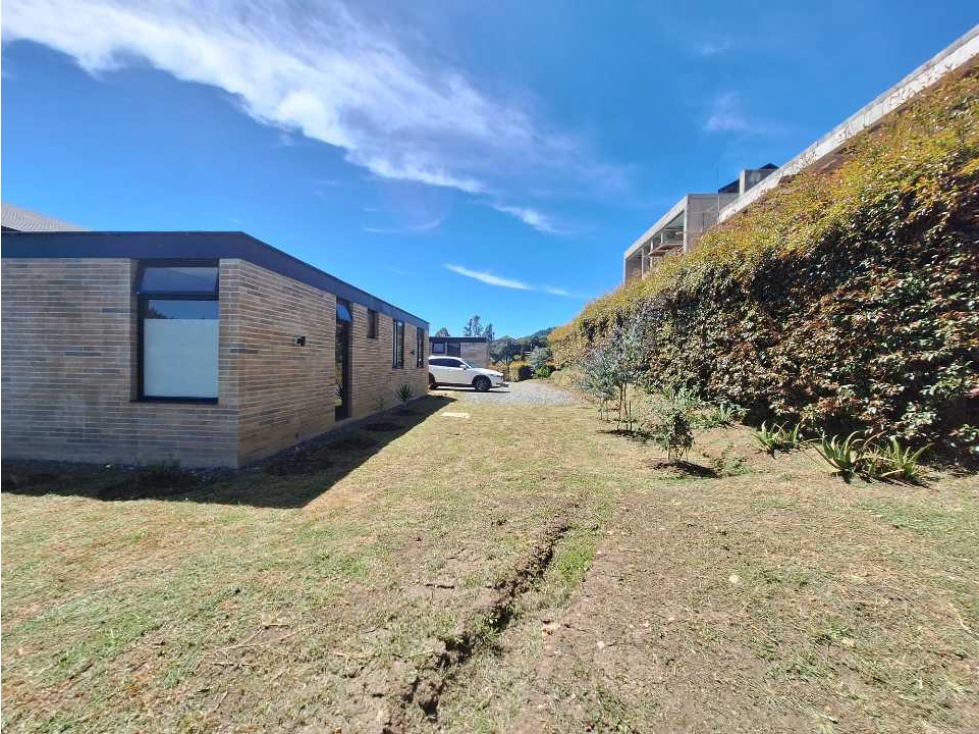Casa Campestre en Venta, Parcelación Cerrada, Alto de las Palmas. — foto 2
