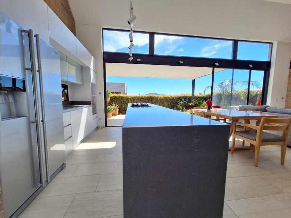 Casa Campestre en Venta, Parcelación Cerrada, Alto de las Palmas. — foto 6