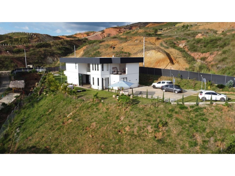 Casa campestre en venta permuta en parcelación Santa El Cerrito Valle - 1