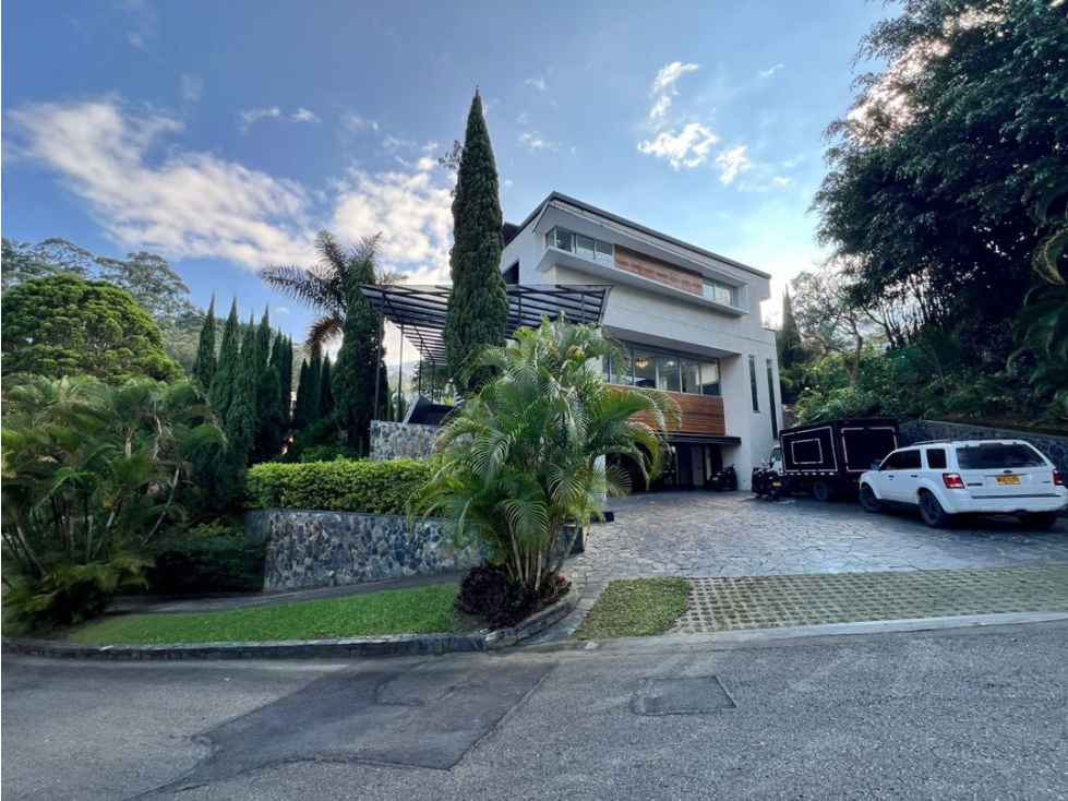 Casa campestre en venta Poblado Los Balsos