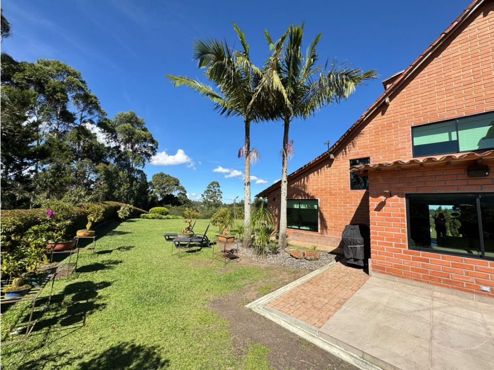 Casa campestre en venta Rionegro con hermosa vista y amplios jardínes — foto 6
