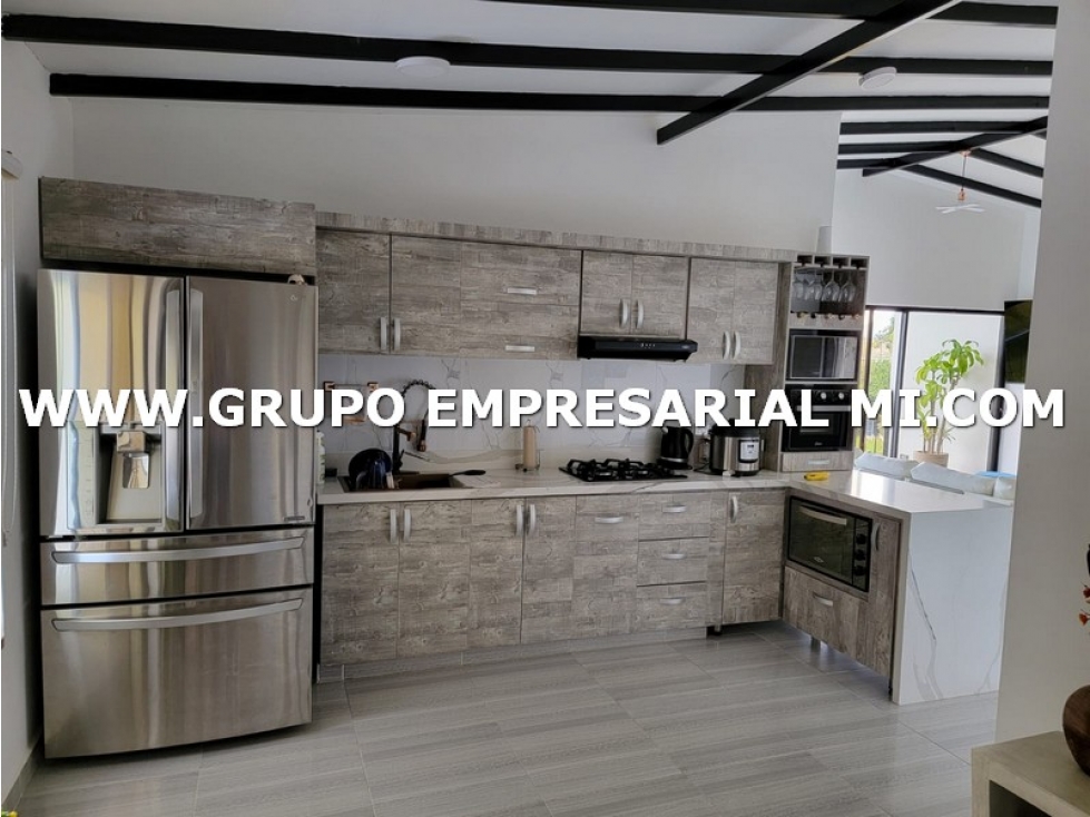 CASA CAMPESTRE EN VENTA - SECTOR EL JARDIN, BELEN COD: 26836