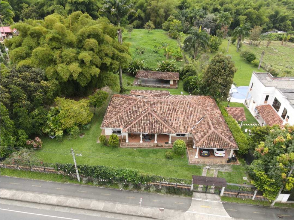 CASA CAMPESTRE EN VENTA VIA EDEN AEROPUERTO, CLUB CAMPESTRE