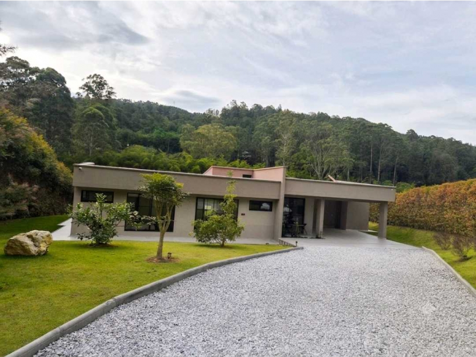 CASA CAMPESTRE EN VIA DON DIEGO - LLANOGRANDE