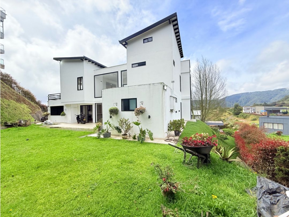 Casa Campestre, Envigado Altos del Escobero