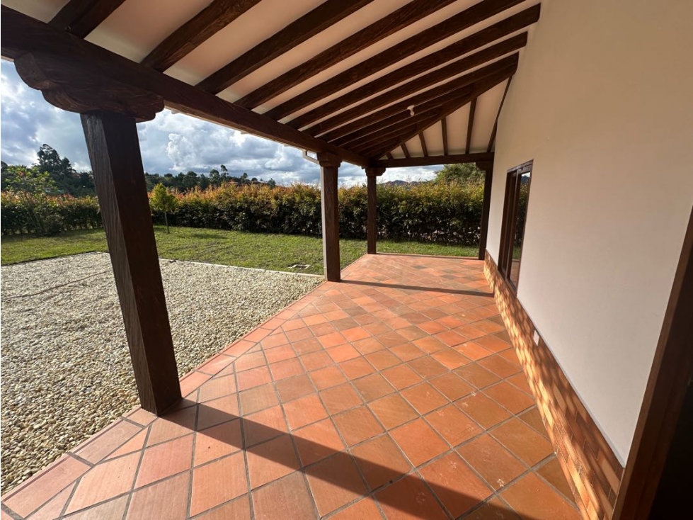 Casa campestre independiente en vereda Santa Bárbara Rionegro
