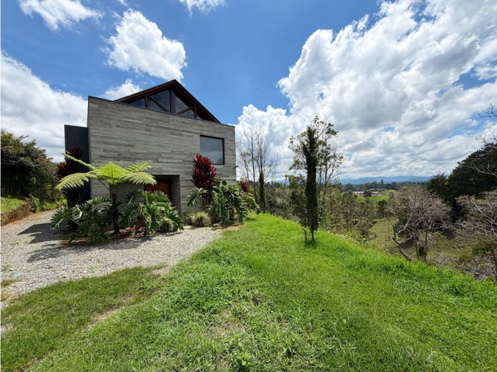 Casa campestre independiente para la venta cerca al aeropuerto - 2