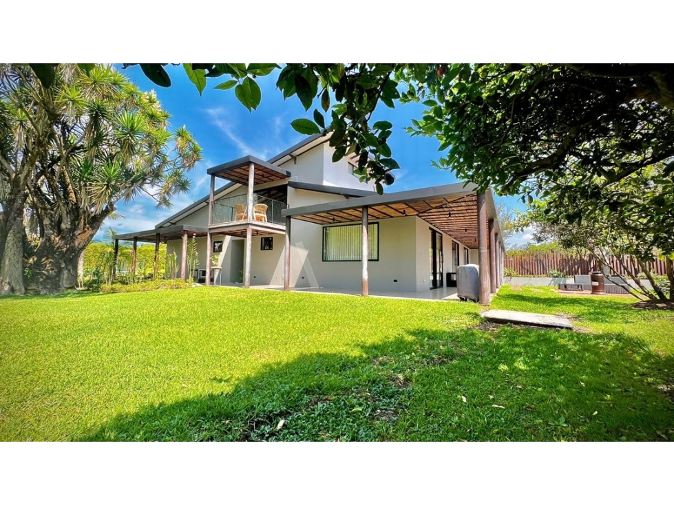 Venta Casa Campestre Luxury Llanogrande con Pesebreras USO COMERCIAL — foto 2