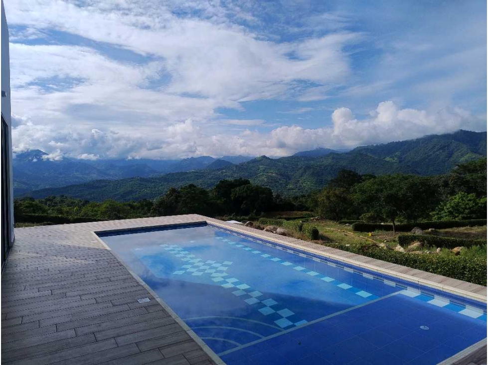 Casa Campestre Nueva en La Mesa Cundi