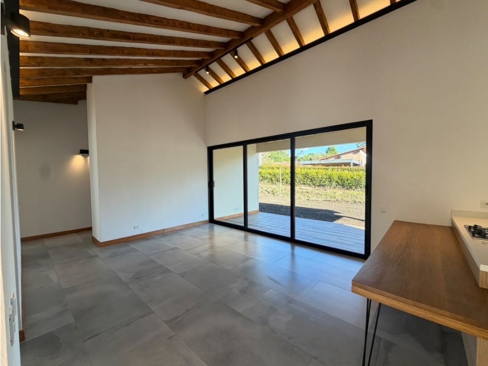 CASA CAMPESTRE PARA ARRIENDO UND CERRADA SECTOR QUIRAMA, LLANOGRANDE — foto 2