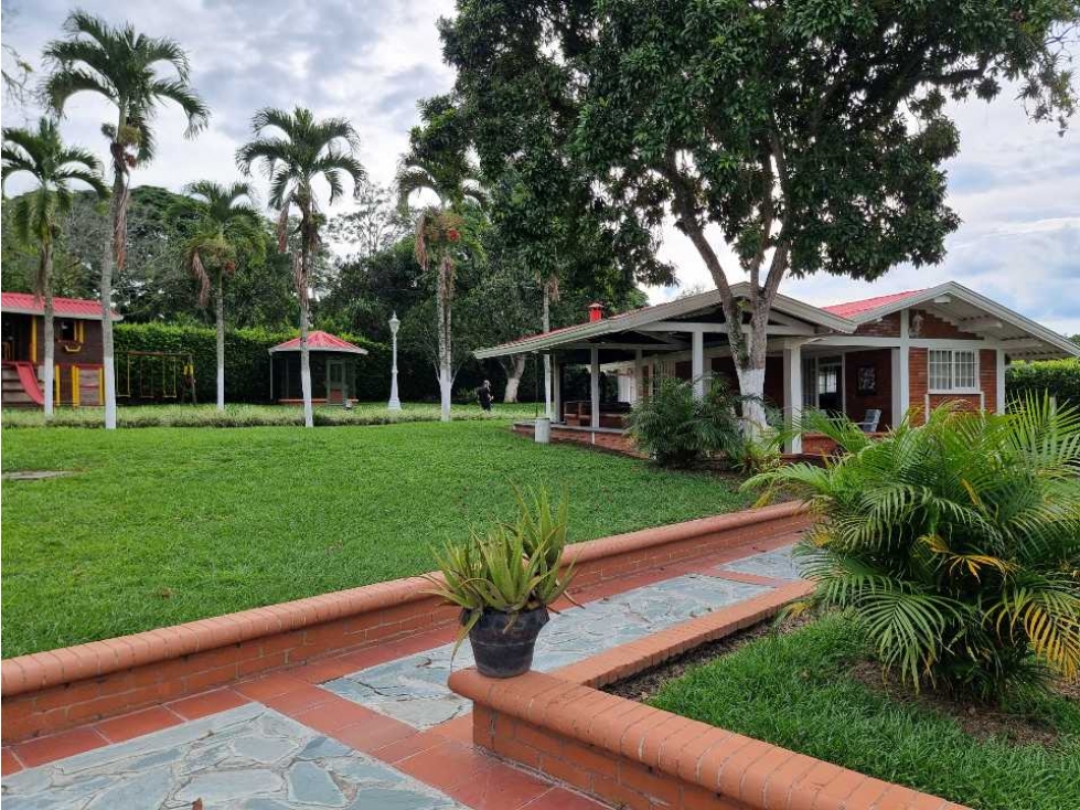 Casa campestre para la venta cerca al club campestre y al Aeropuerto