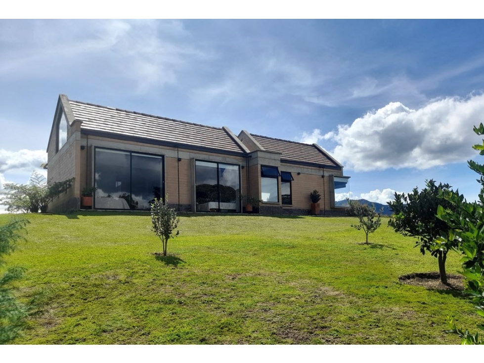 Casa campestre para la venta en parcelación via San Antonio la ceja LD