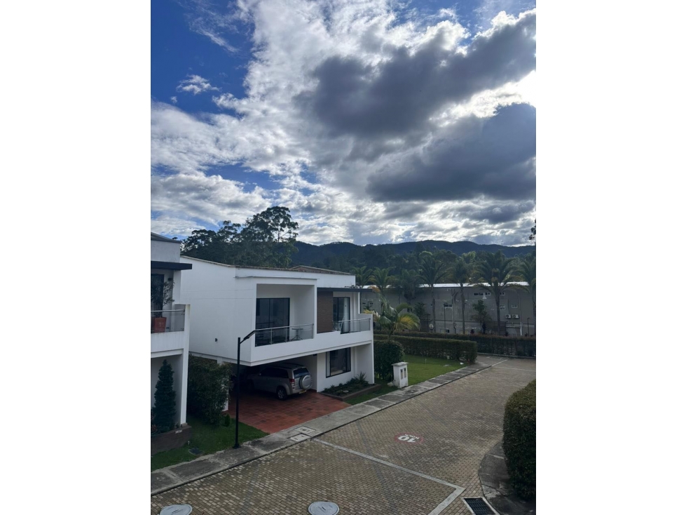 Casa campestre para la venta en unidad cerrada en el retiro LDC — foto 2