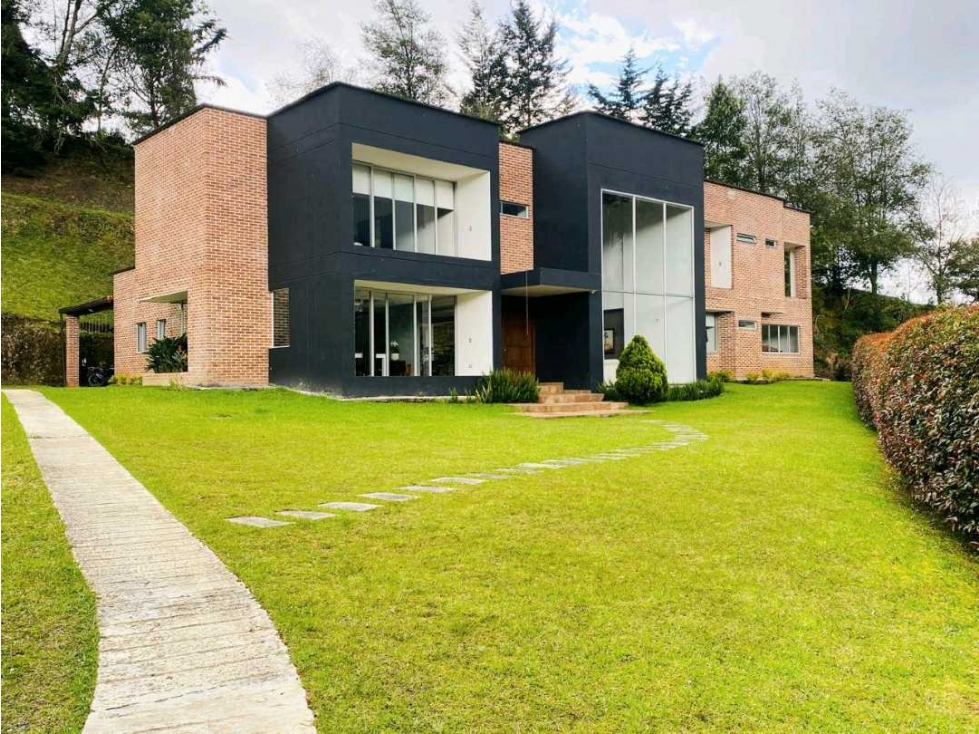 CASA CAMPESTRE PARA LA VENTA EN LA LOMA EL ESCOBERO