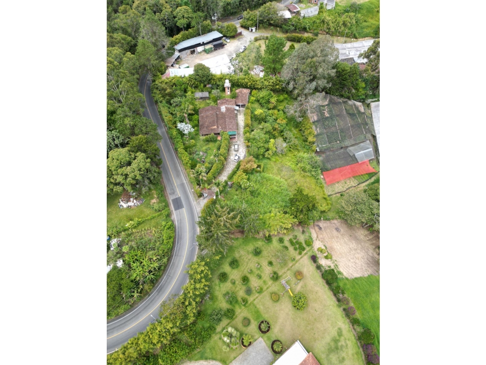 Casa campestre para remodelar vía La Ceja - La Union