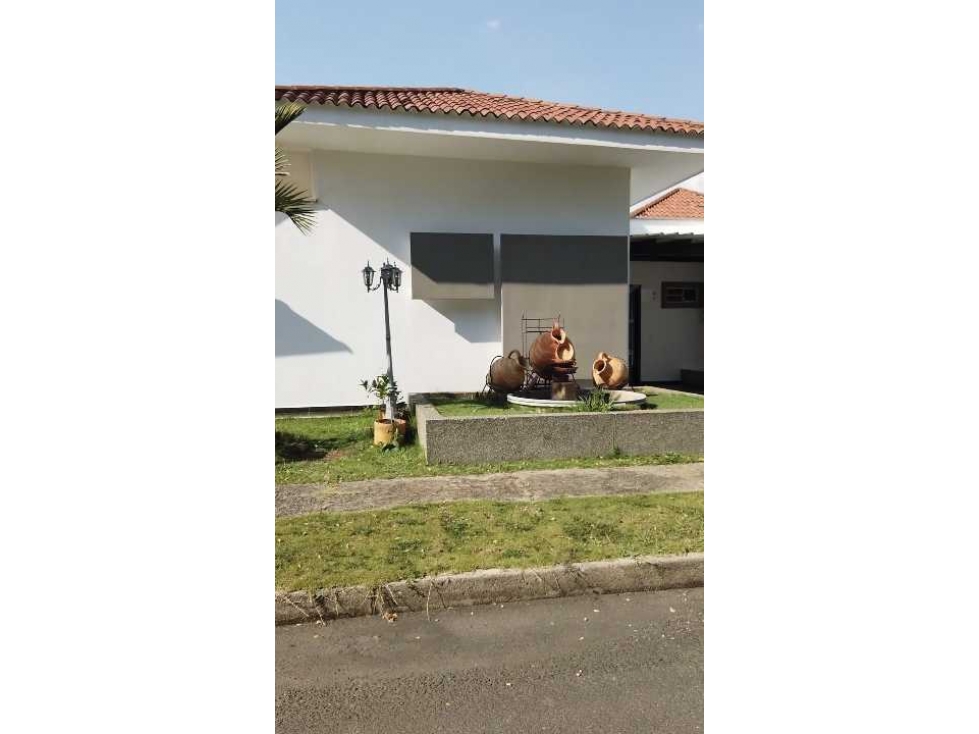Casa campestre para venta en Jamundí condominio valle del río 560 m² - 1