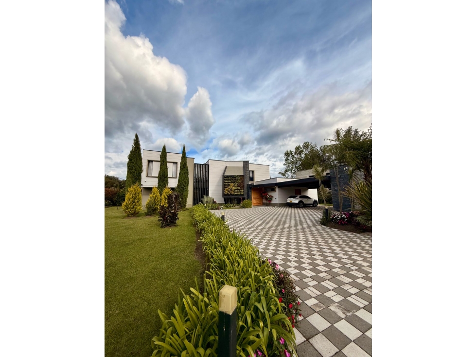Moderna y Exclusiva Casa Campestre Para Venta en Rionegro Llanogrande — foto 2