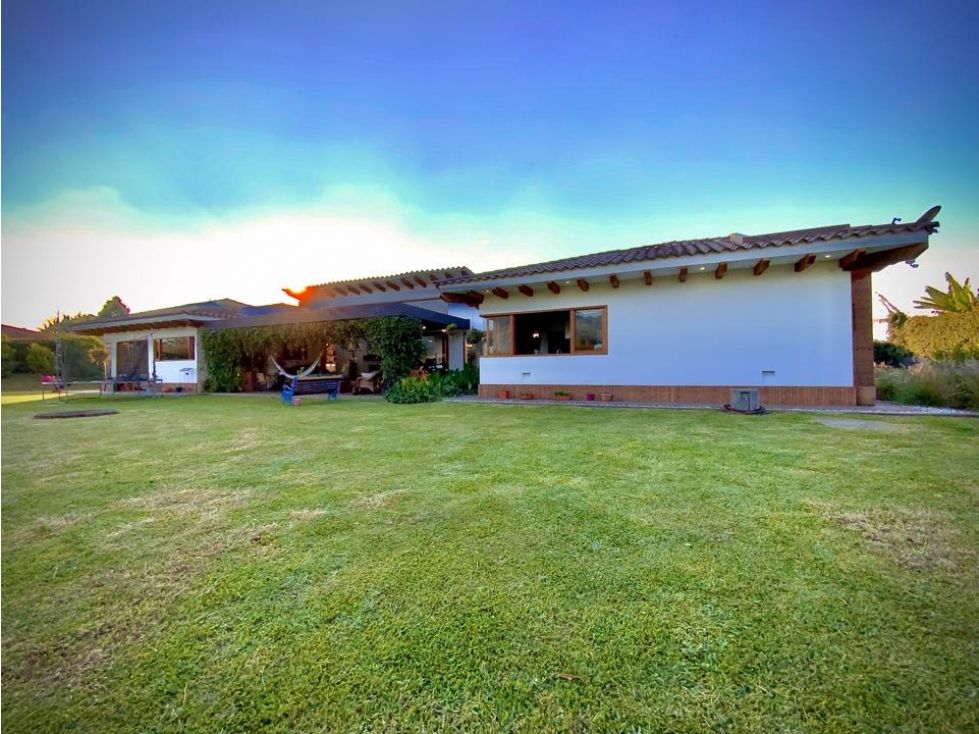 Venta Casa Campestre Diseño Colonial Exotica Vista Parcelación La Ceja — foto 2