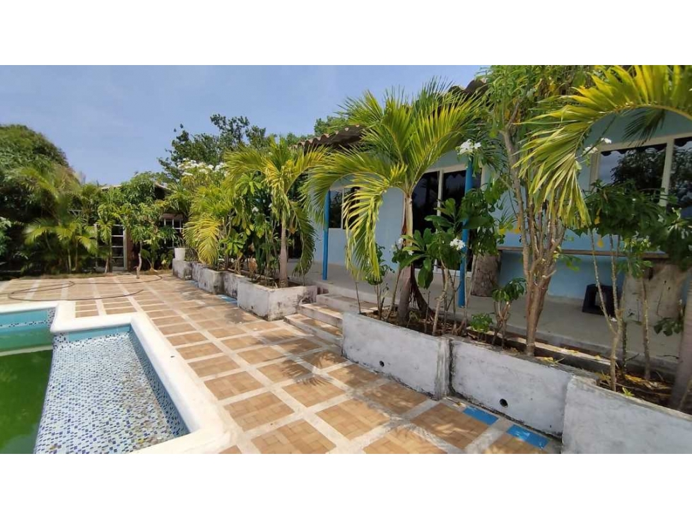 Hermosa y amplia cabaña con piscina,1hc 400mts, bonda-el curval