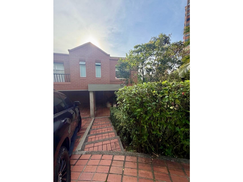 Casa campestre remodelada en Renta, en Envigado-San Lucas