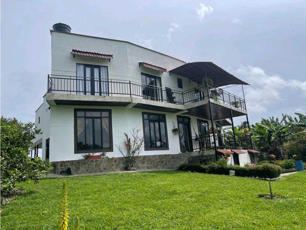 CASA CAMPESTRE TIPO FINCA EN CIRCASIA