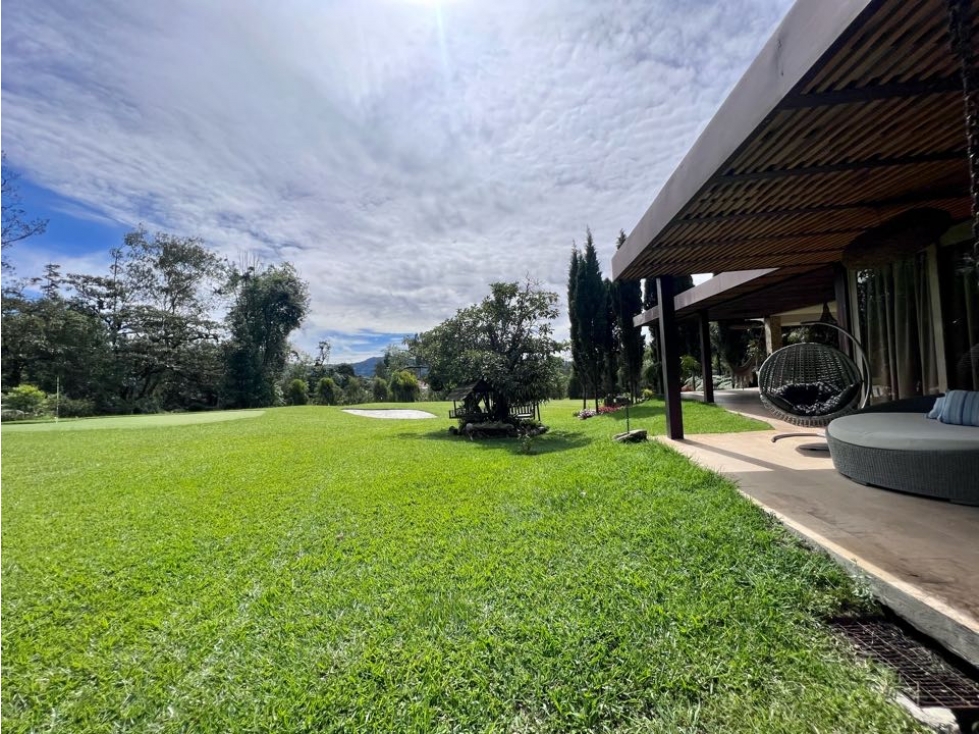 Casa campestre y campo de golf en El Retiro