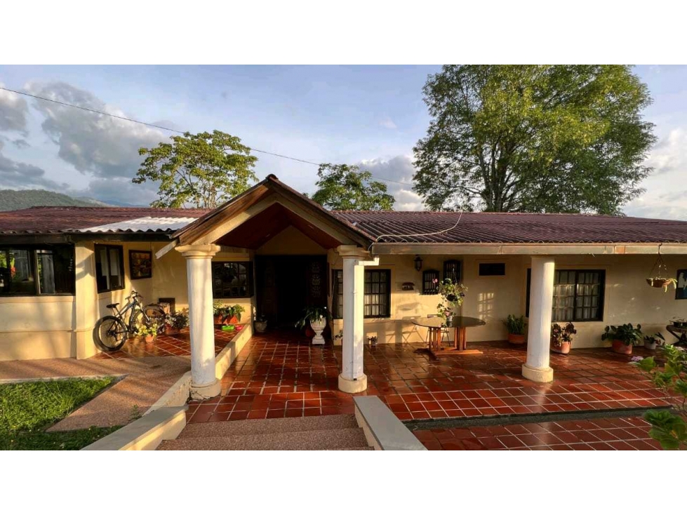 CASA CAMPESTRE.CERCA A LA AUTOPISTA.DEL.CAFE.