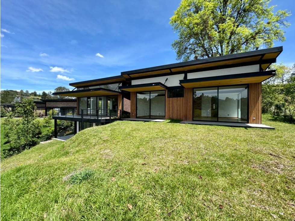 CASA CAMPESTRE-MONTE SERENO EL RETIRO
