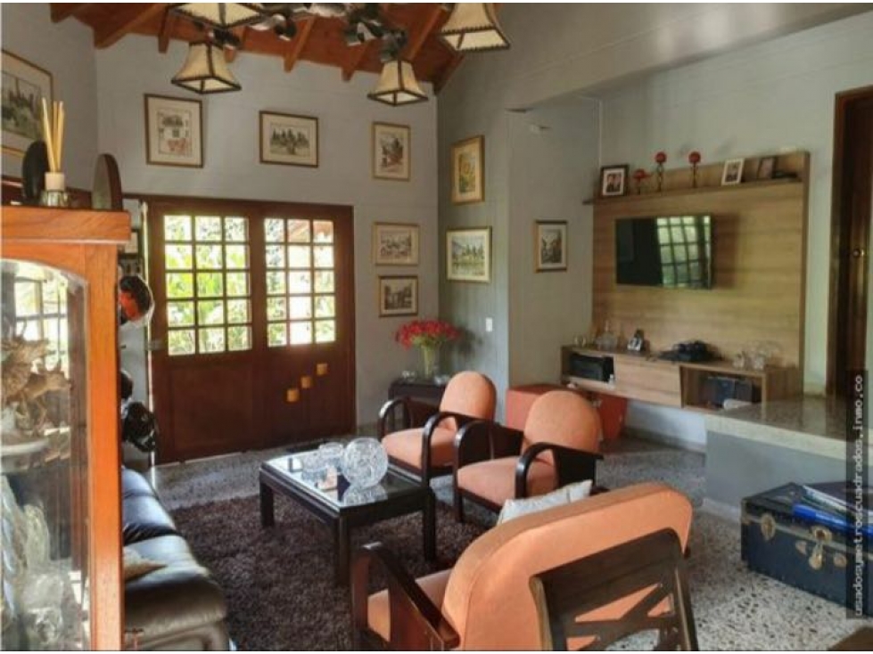 CASA CAMPESTRE ENVIGADO CERCA TERRACINA INDEPENDIENTE.