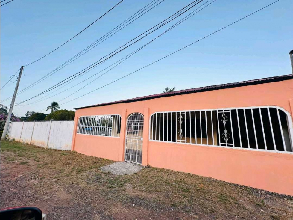 Casa cerca a la Vía La Mitra y Autopista Panamericana La Chorrera