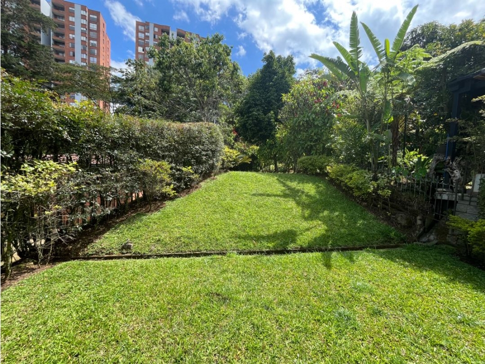 CASA COLA DEL ZORRO CON AMPLIO JARDIN Y TERRAZA- 3 ALCOBAS + SERVICIO