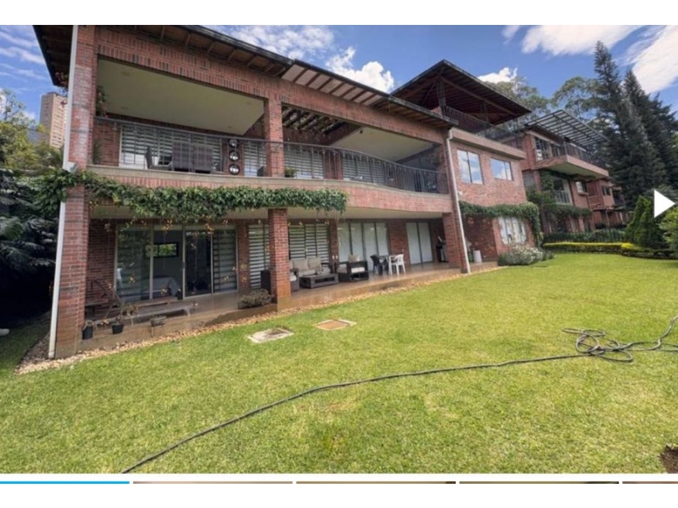 Casa Cola del Zorro con vist Poblado Medellin 730 metros 3900 mill — foto 3