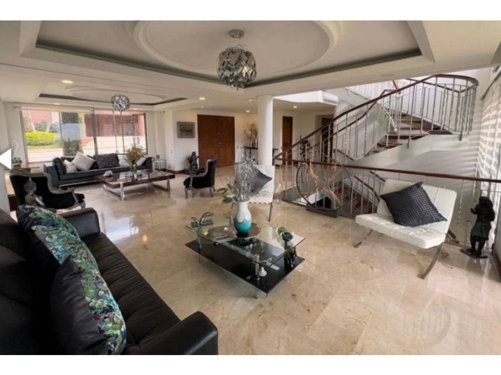 Casa Cola del Zorro con vist Poblado Medellin 730 metros 3900 mill — foto 6