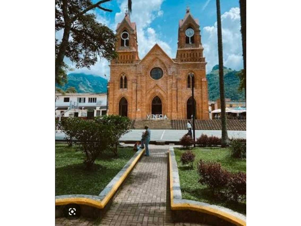 CASA COLONIAL EN VENECIA - ANTIOQUIA - 1