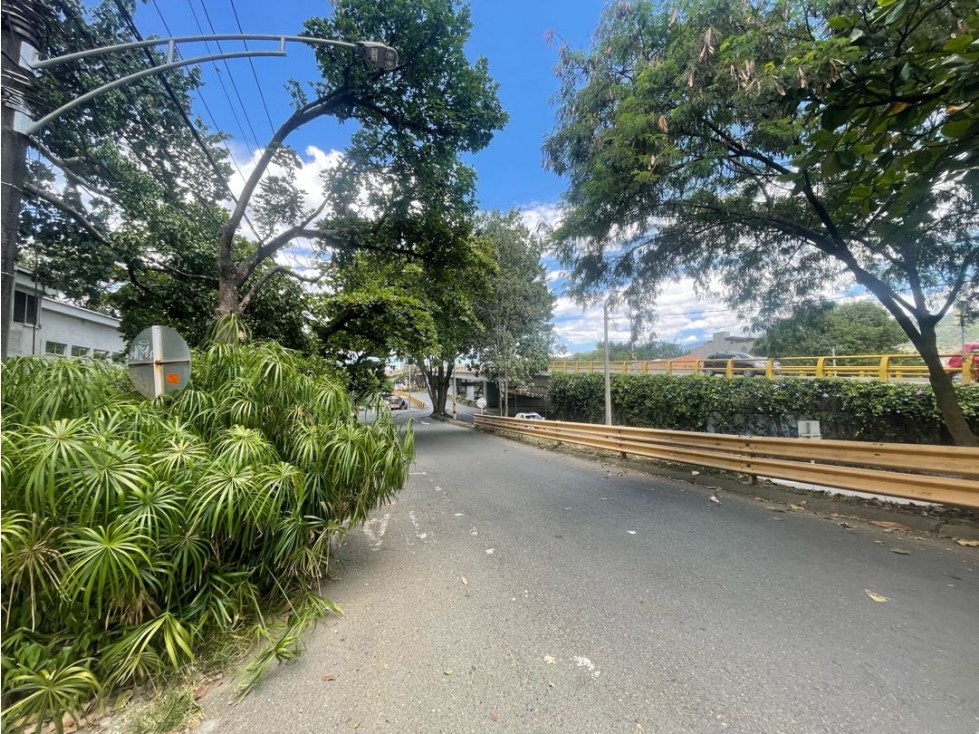 Casa comercial y hotel alta mixtura en la Aguacatala, Poblado