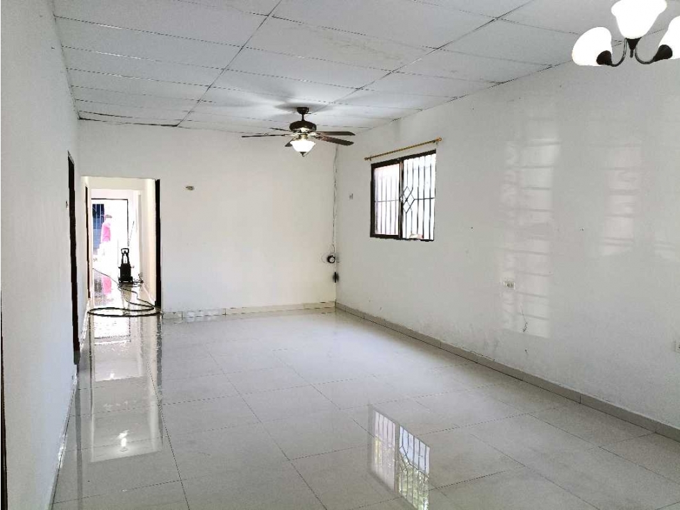 CASA COMERCIAL CON EXCELENTE ESPACIO PARA BODEGAJE Y OFICINAS — foto 6