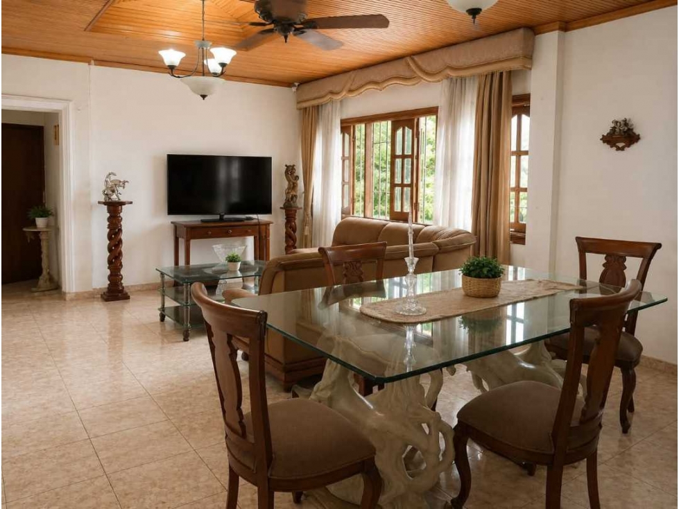 CASA COMERCIAL CON LOCAL EN BARRIO LAS DELICIAS 742 M2