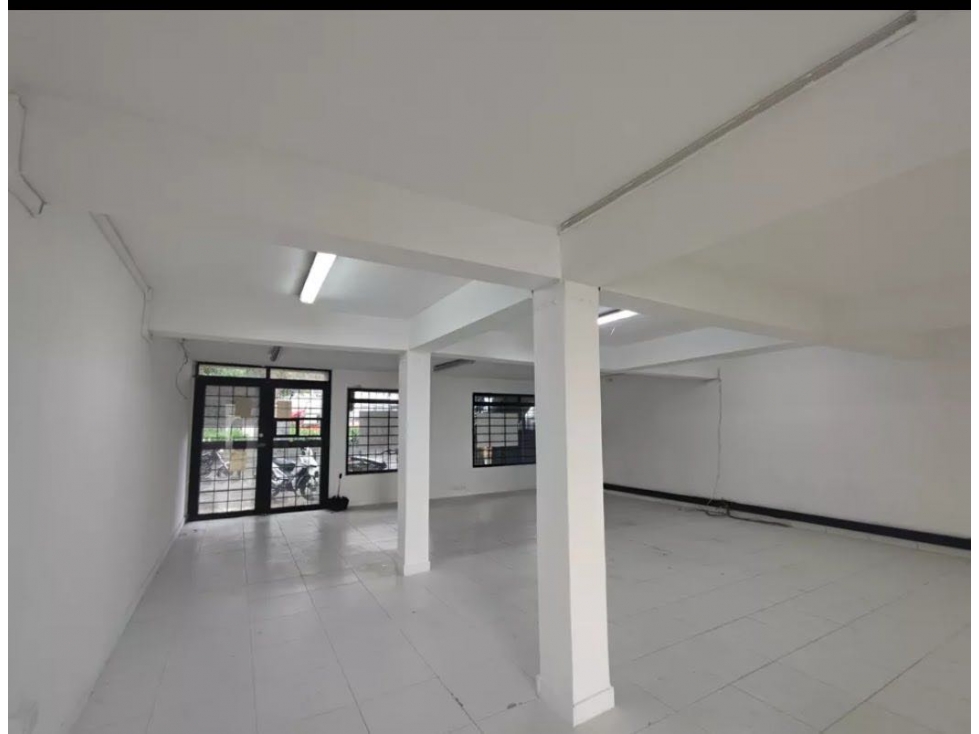Casa Comercial Con Renta En Venta - Av Santander Palogrande — foto 2