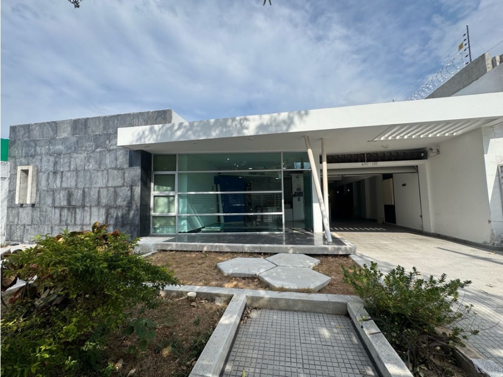 CASA COMERCIAL CON SEGURIDAD PARA EMPRESA EN EL POBLADO — foto 3