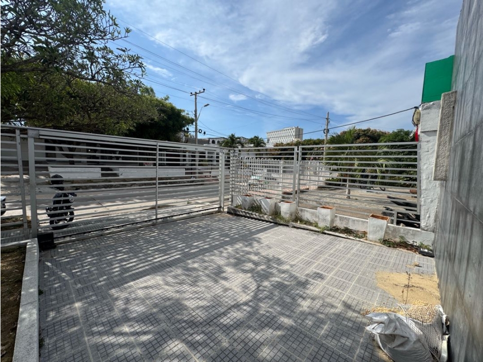 CASA COMERCIAL CON SEGURIDAD PARA EMPRESA EN EL POBLADO — foto 5
