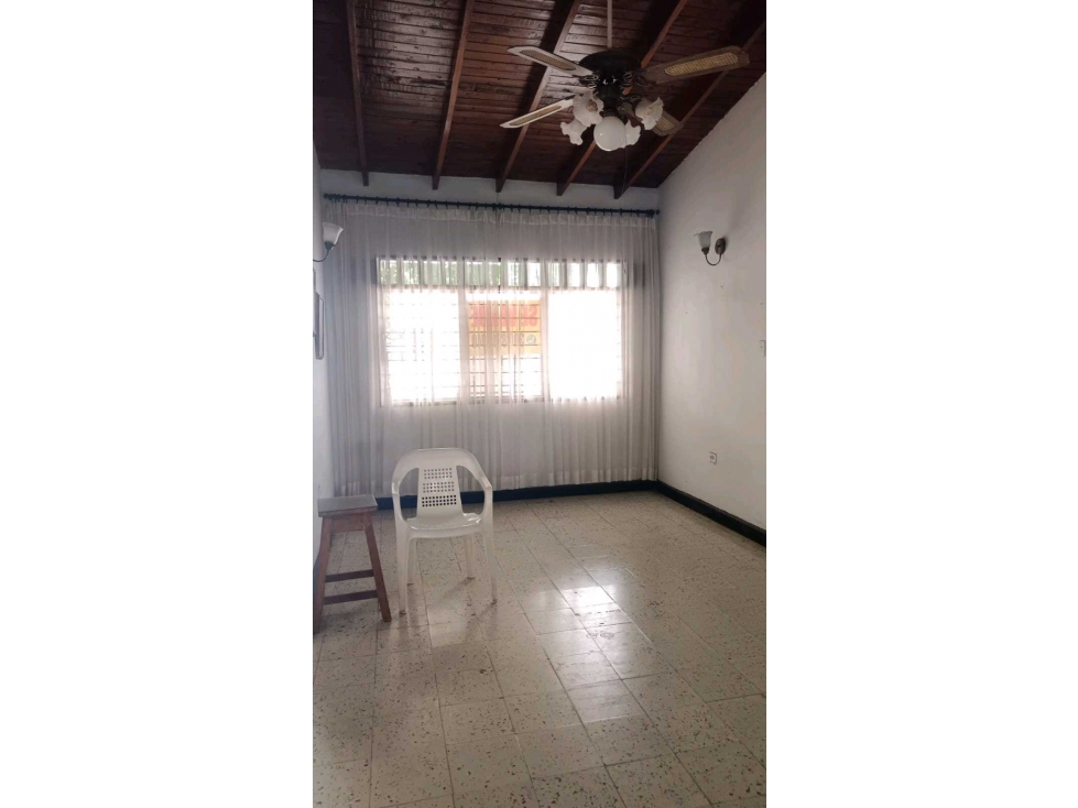 Casa comercial en arriendo - 4