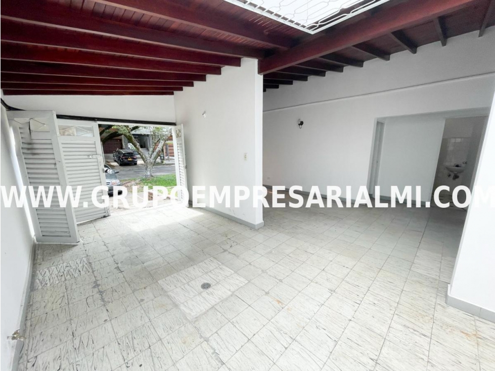 CASA COMERCIAL EN ARRIENDO - SECTOR BELÉN, MALIBÚ COD: 31826