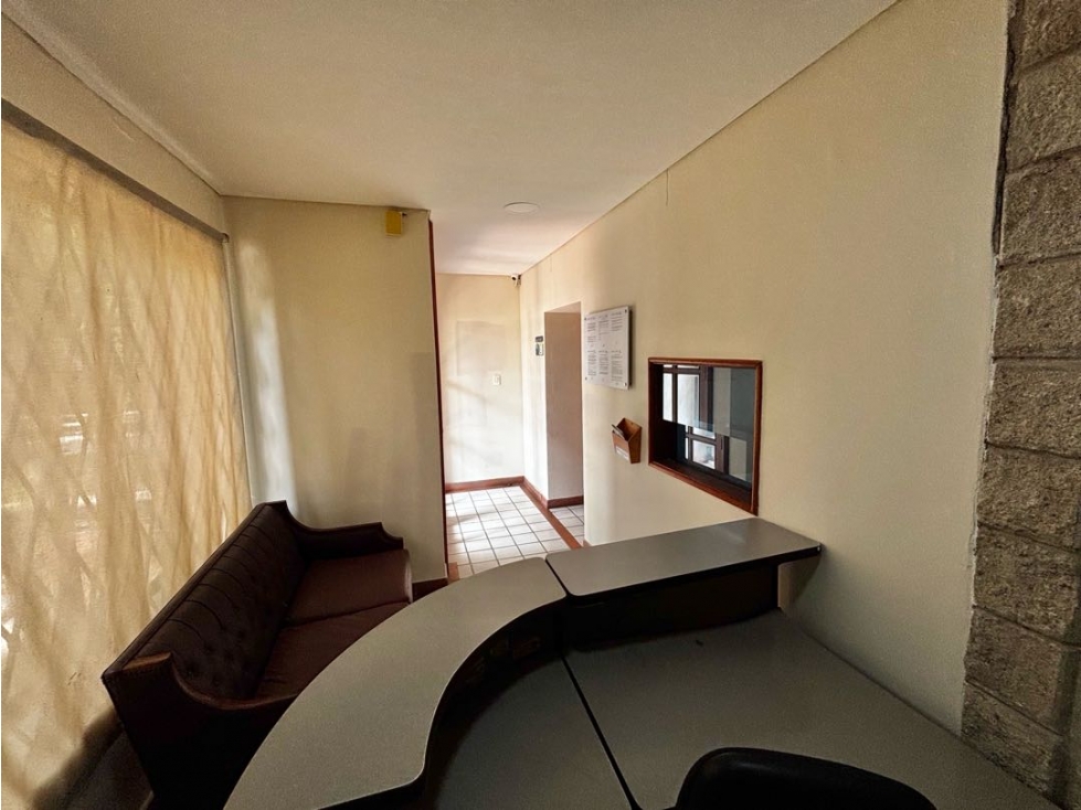 CASA COMERCIAL EN VENTA CON INFRAESTRUCTURA EMPRESARIAL. EL PRADO — foto 2