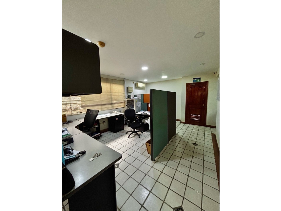CASA COMERCIAL EN VENTA CON INFRAESTRUCTURA EMPRESARIAL. EL PRADO — foto 6