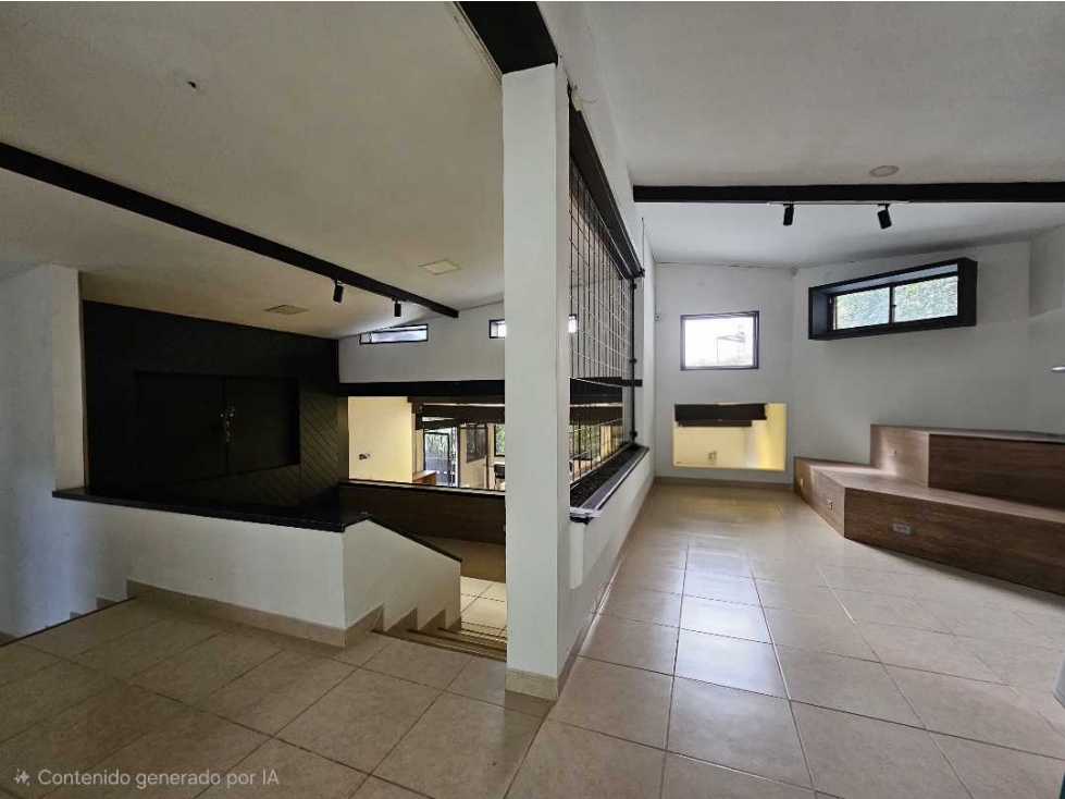 Casa Comercial en Venta y Arriendo/ San Lucas-El Poblado