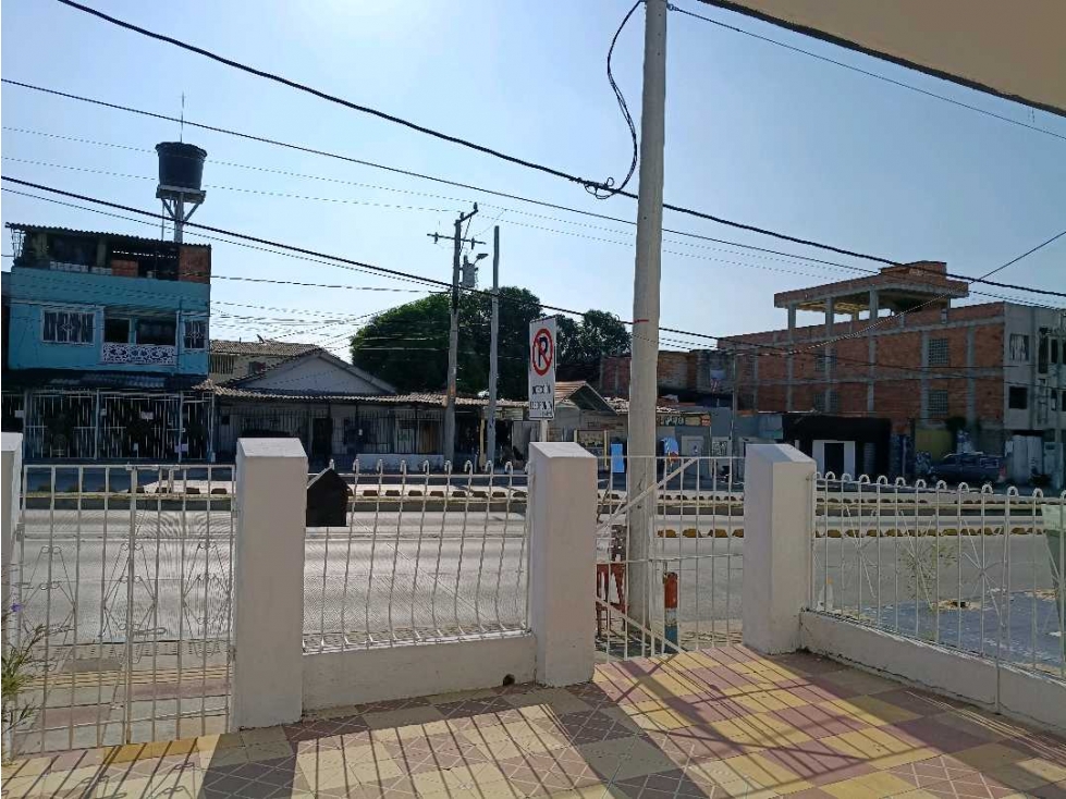 CASA COMERCIAL O RESIDENCIAL SOBRE LA MURILLO CON 21. — foto 2