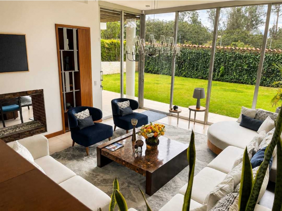 Casa con 700m2 en Cumbaya cerca del Rancho San Francisco en Venta — foto 2